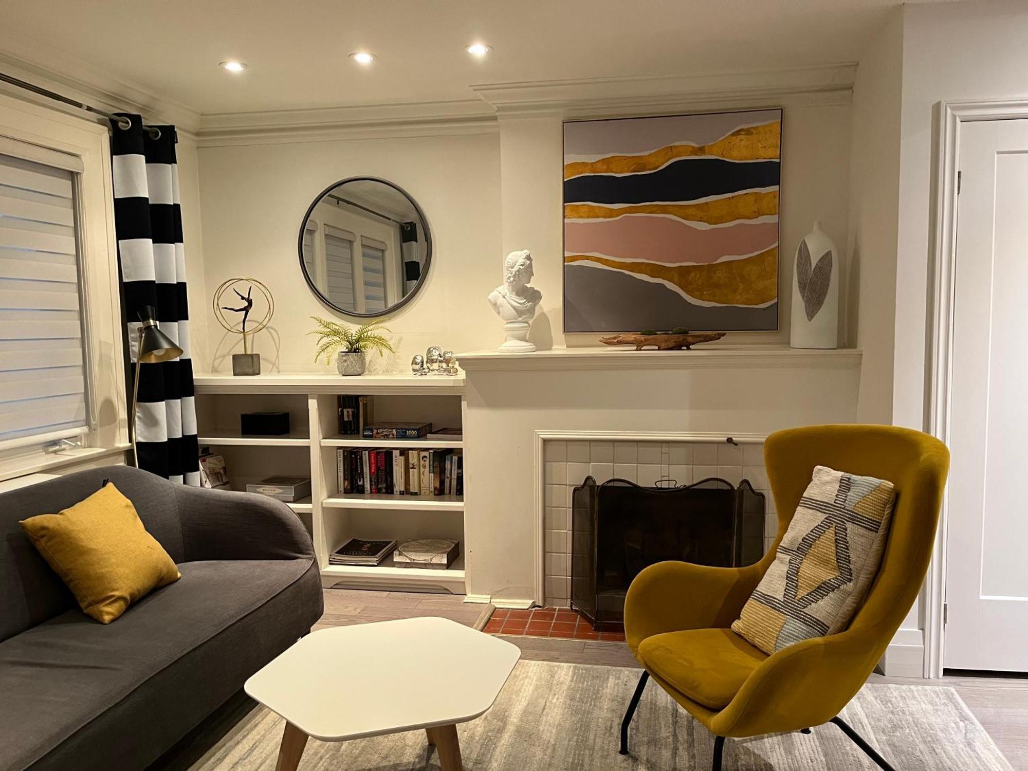Double Bedroom On Up Or 3 Bedrooms In Basement Near Eglinton Subway Station تورونتو المظهر الخارجي الصورة