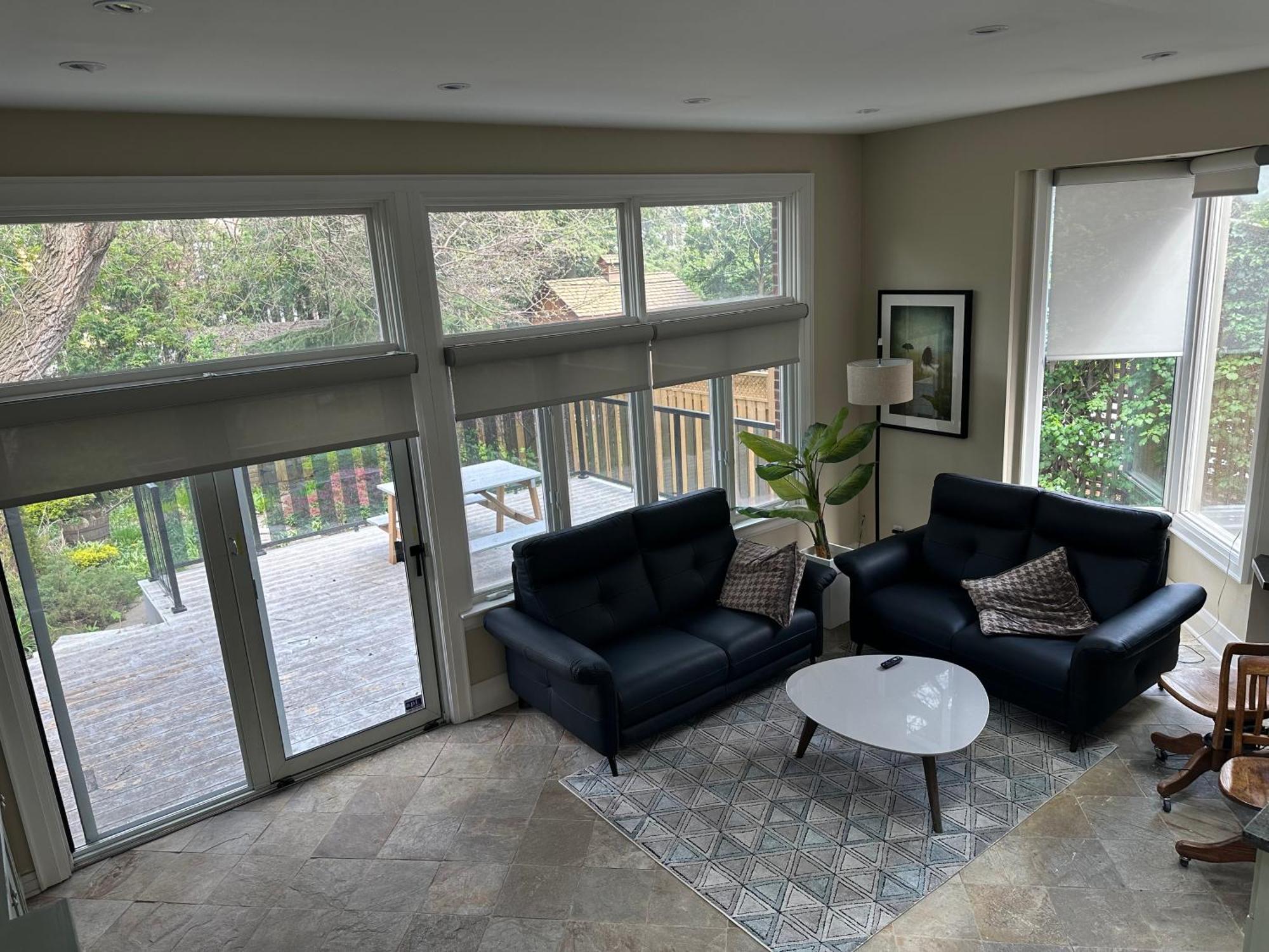 Double Bedroom On Up Or 3 Bedrooms In Basement Near Eglinton Subway Station تورونتو المظهر الخارجي الصورة