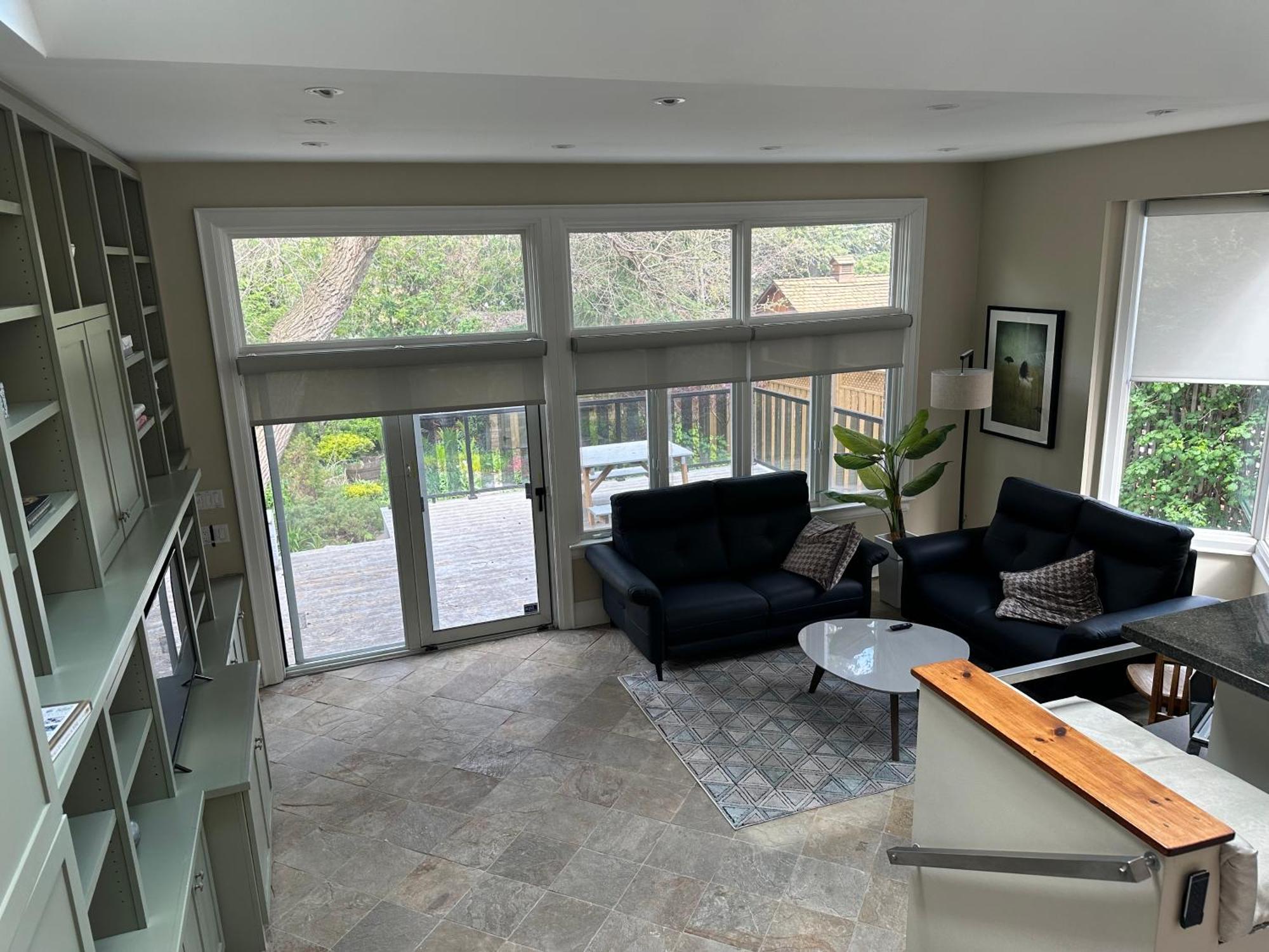 Double Bedroom On Up Or 3 Bedrooms In Basement Near Eglinton Subway Station تورونتو المظهر الخارجي الصورة